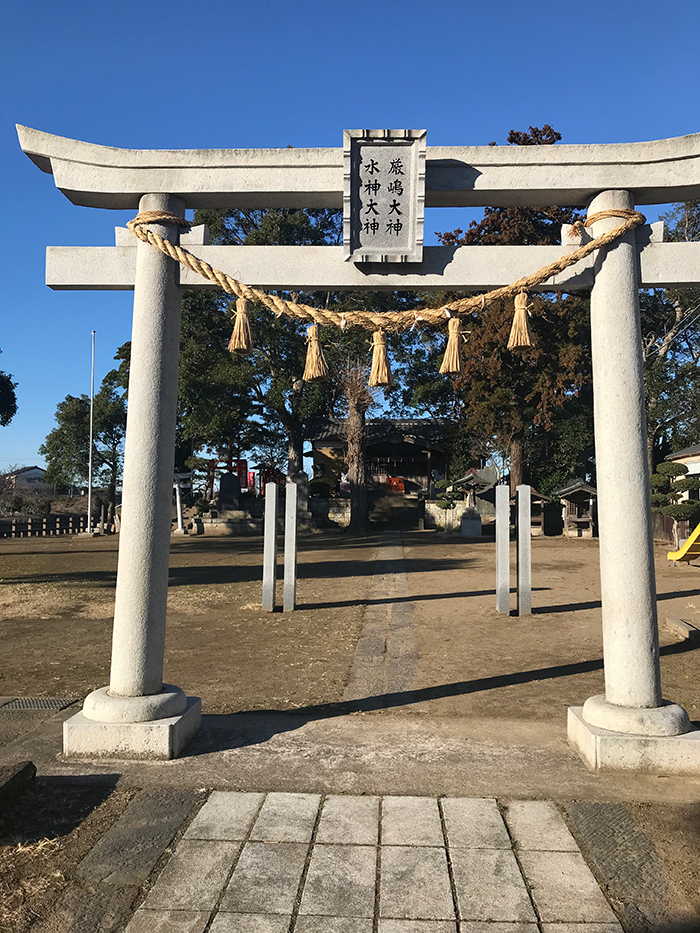 小さな散歩道　弁天川